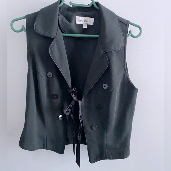 Cute Tie up Vest 🎀 - Picture 1 of 1